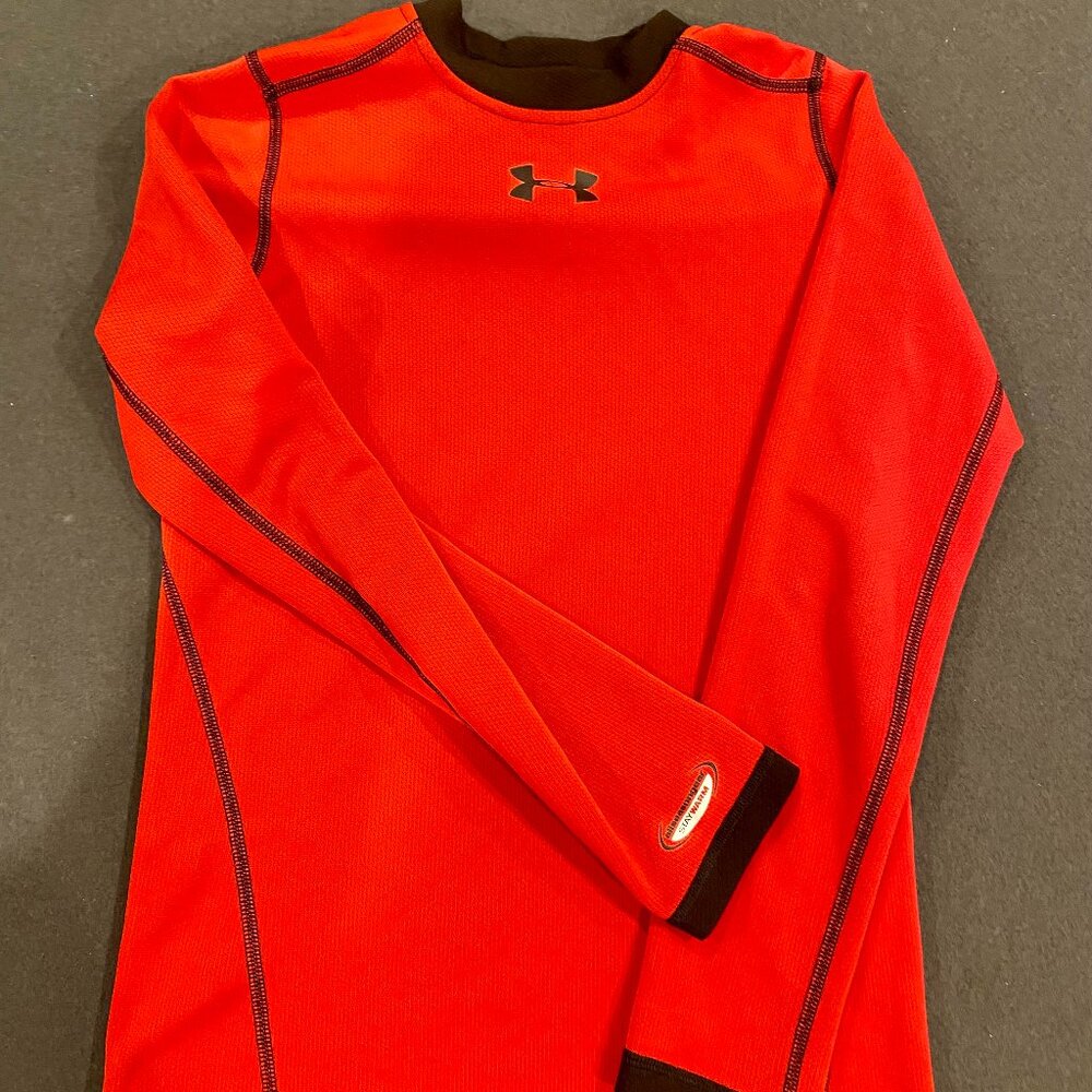 Boys Nike reversible cold/warm dri-fit long sleeve training shirt. Youth Small